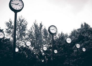 Αλλαγή ώρας: Κάθε φορά είναι και η… τελευταία – Τα 60 κερδισμένα λεπτά και το «σοκ» του οργανισμού