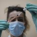 Ξεκινά ο αντιγριπικός εμβολιασμός – Τι περιλαμβάνει το εμβόλιο, τι ισχύει για ασθενείς με κορονοϊό