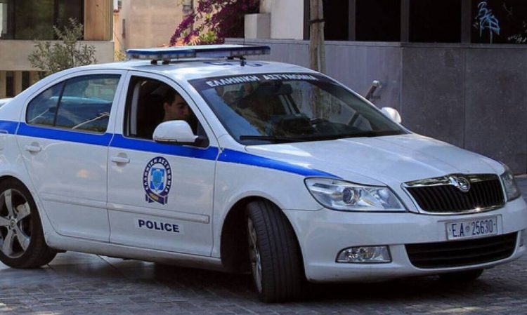 Κερατσίνι: Έτρεχε με τσεκούρι σε πάρκο που ήταν γεμάτο παιδιά