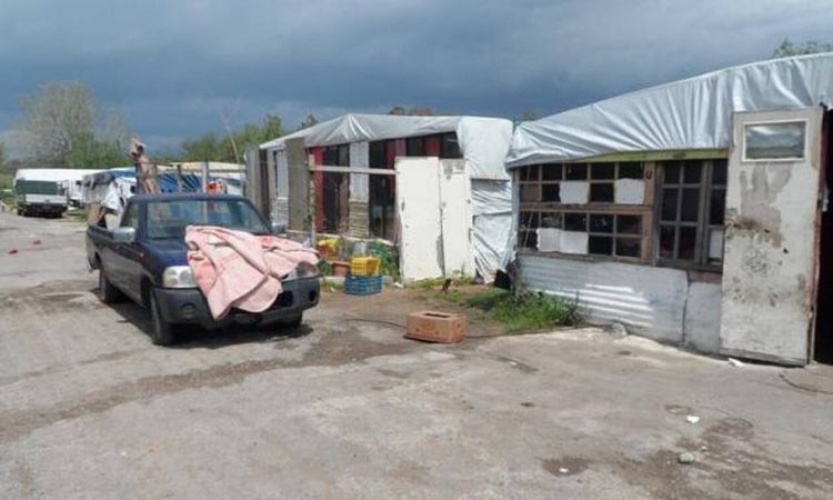 Βόλος: Είχαν δεμένο με αλυσίδα 15 μέτρων τον 55χρονο γιο τους