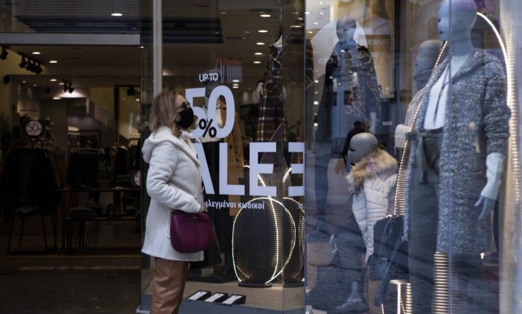 Φθινοπωρινές εκπτώσεις: Πότε ξεκινούν – Πότε «πέφτει» η Black Friday