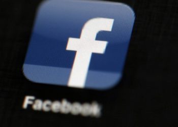«Έπεσε» το Facebook: Ποια ήταν η αιτία για το παγκόσμιο blackout