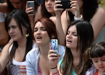 Freedom Pass: Από σήμερα οι αιτήσεις για τα δωρεάν 50 GB στους 15-17 ετών μετά τον εμβολιασμό τους