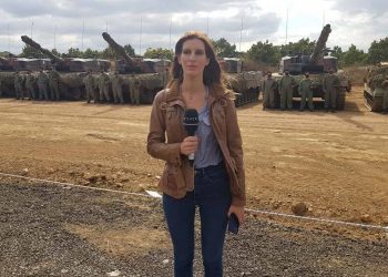 Γεωργία Γαραντζιώτη: Μια γυναίκα στα… άρματα! Η ρεπόρτερ που δεν φοβάται τις προκλήσεις