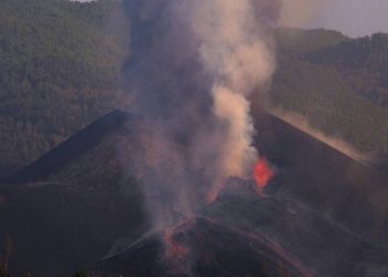 Λα Πάλμα: Μεγάλη ανησυχία των ειδικών – Φόβοι για μεγάλο τσουνάμι στις ΗΠΑ