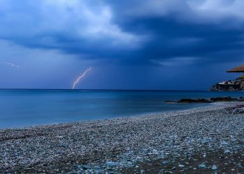Καιρός: Με καταιγίδες και χαλάζι η Τρίτη – Έρχεται νέο σφοδρότερο κύμα κακοκαιρίας