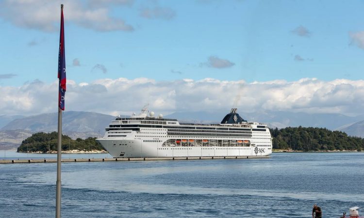 Κρήτη: Συναγερμός σε κρουαζιερόπλοιο – Επιβάτες αρρώστησαν και μεταφέρθηκαν στο ΠΑΓΝΗ