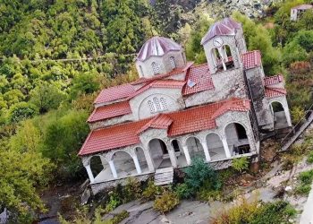Ροπωτό: Το χωριό «φάντασμα» που βουλιάζει (video)