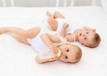Πώς επηρεάζει τα δίδυμα η σειρά γέννησής τους;