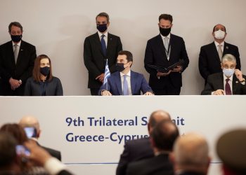 Με υπογραφή Κώστα Σκρέκα, παρουσία των ηγετών Ελλάδας – Κύπρου – Αιγύπτου, η ηλεκτρική διασύνδεση των τριών χωρών