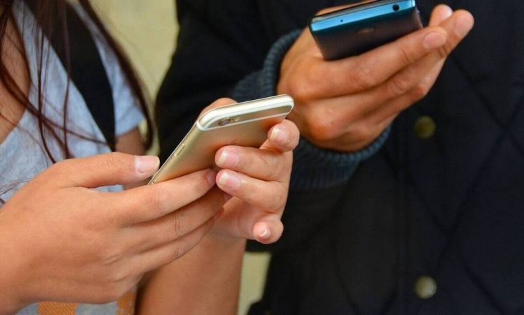Προσοχή! Χτυπούν ξανά οι επιτήδειοι με νέα απάτη – Μην ανοίξετε ποτέ αυτό το SMS