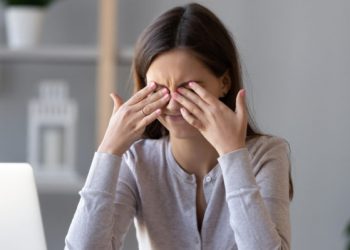 Πολλαπλή σκλήρυνση: Σύνηθες πρώιμο σύμπτωμα ο πόνος στα μάτια και η προσωρινή απώλεια όρασης