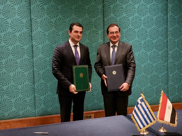 Με υπογραφή Σκρέκα η συνεργασία Ελλάδας – Αιγύπτου στον τομέα του φυσικού αερίου
