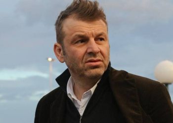 «Χείμαρρος» ο Απόστολος Γκλέτσος: «Εσείς οι δημοσιογράφοι το φτιάξατε το θέμα, το πουλήσατε…»