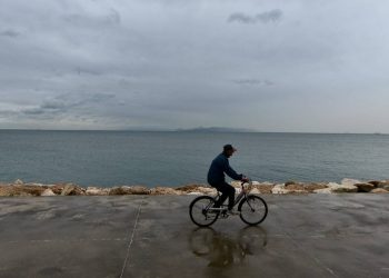 Καιρός: Πού θα σημειωθούν βροχές την Τρίτη – Πότε θα πέσει η θερμοκρασία (pics)