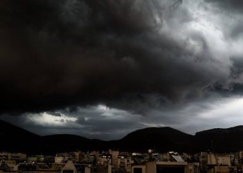 Κακοκαιρία «εξπρές» σήμερα με κατά τόπους έντονα φαινόμενα – «Ανοιξιάτικος» ο καιρός από Τετάρτη