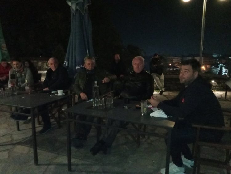 Κλειστά τα καταστήματα εστίασης στα Τρίκαλα την Τρίτη