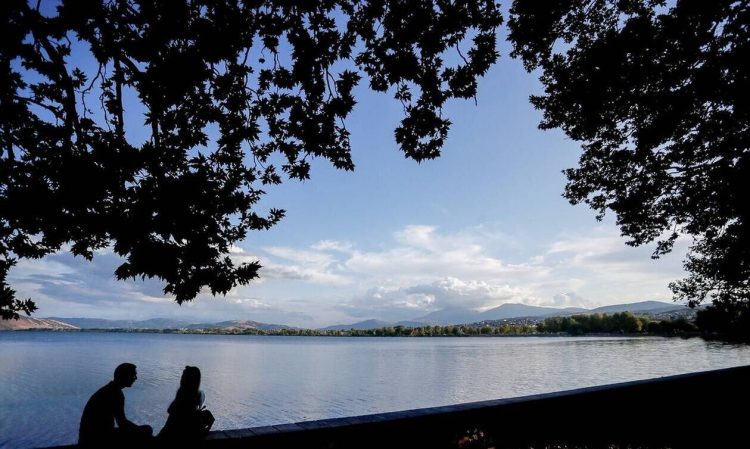 Καιρός για βόλτα το Σαββατοκύριακο – Ηλιοφάνεια με καλές θερμοκρασίες