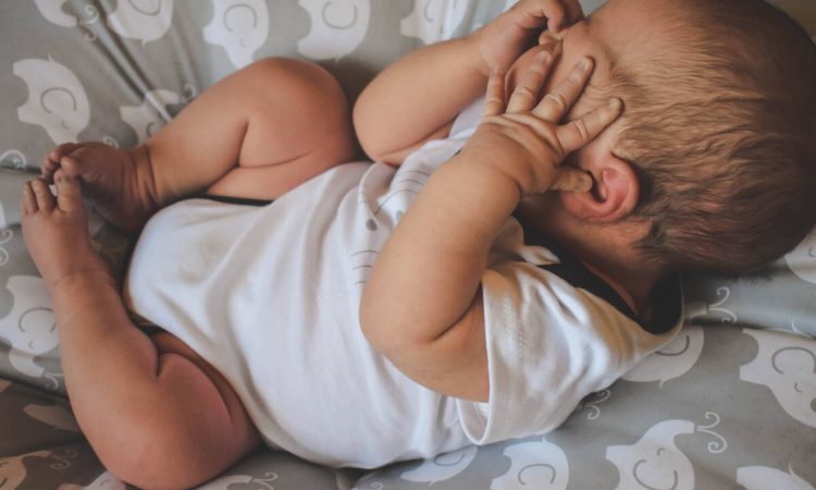 Πώς θα ηρεμήσετε ένα γκρινιάρικο μωρό – Συμβουλές για γονείς και φροντιστές