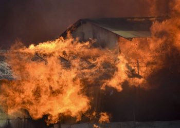 Νησιά Σολομώντα: Τρεις νεκροί σε ταραχές και πυρπόληση κτηρίων