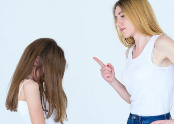 Βάλε όρια στα παιδιά χωρίς να λες συνέχεια «όχι»