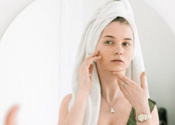 Ξέρεις γιατί πρέπει να πλένεις το πρόσωπό σου με κρύο νερό;