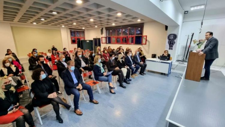 Δημοκρατικός πολίτης και ανθρώπινα δικαιώματα σε σεμιναριακή διημερίδα για εκπαιδευτικούς στα Τρίκαλα