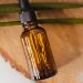 Tea tree oil: Το μαγικό έλαιο για να καταπολεμήσεις τα σπυράκια σου