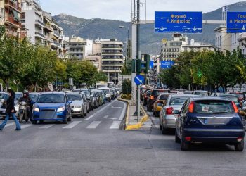 Τέλη κυκλοφορίας: Έρχονται τα ειδοποιητήρια – Ποιοι απαλλάσσονται, τσουχτερά πρόστιμα για παραβάτες