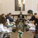 Συνάντηση Μητσοτάκη και Σκρέκα με τον Επίτροπο Περιβάλλοντος της Ε.Ε.