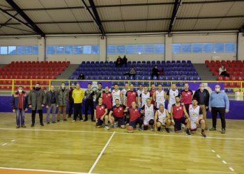 Αστυνομικοί Καρδίτσας και Τρικάλων έπαιξαν μπάσκετ και προσέφεραν σε συνανθρώπους