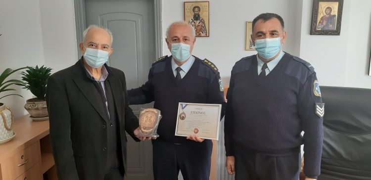 Εθιμοτυπική συνάντηση Ιεροψαλτών με τον Αστυνομικό Διευθυντή Τρικάλων