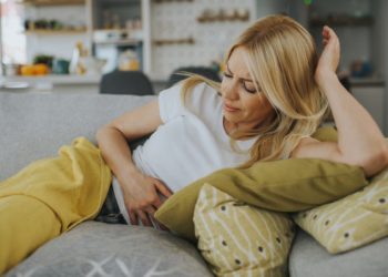 Γάλα μαγνησίας: Χρήσεις, παρενέργειες και αλληλεπίδραση με άλλα φάρμακα – Ποιοι πρέπει να ΜΗΝ πίνουν γάλα μαγνησίας