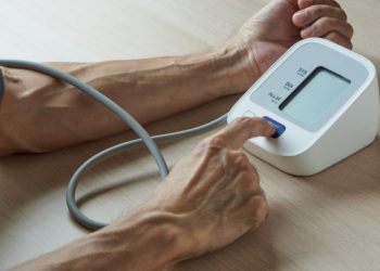 Υπέρταση: Ποια συμπτώματα είναι μύθος. Πώς να μετράτε σωστά την πίεσή σας