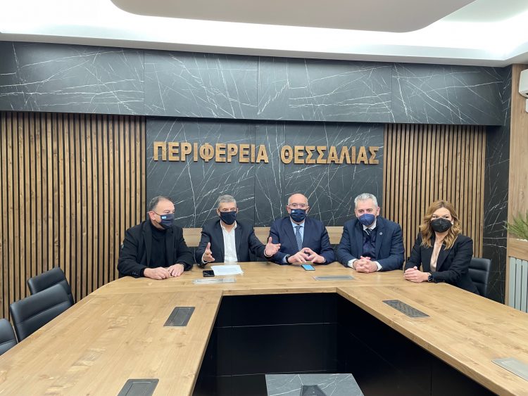 Ξεκινούν μέσα στο 2022 τα έργα ηλεκτροκίνησης στον Θεσσαλικό σιδηρόδρομο