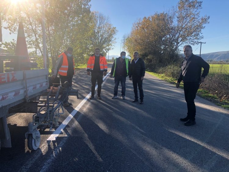 Εργασίες διαγράμμισης του επαρχιακού και εθνικού δικτύου  περιοχών των Τρικάλων