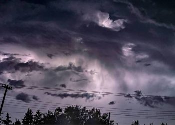 Καιρός: Βροχές, καταιγίδες και χιονοπτώσεις και την Κυριακή σε αρκετές περιοχές