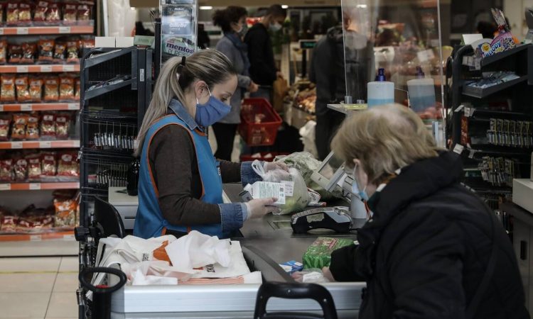 Ανασκόπηση 2021: Η χρονιά της μεγάλης ακρίβειας και η εκτόξευση των τιμών στην Ελλάδα