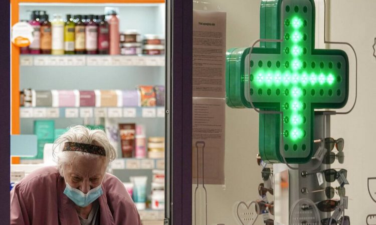 Βουλγαρία: Αύξηση στις συντάξεις όσων ηλικιωμένων εμβολιάζονται για τον κορονοϊό