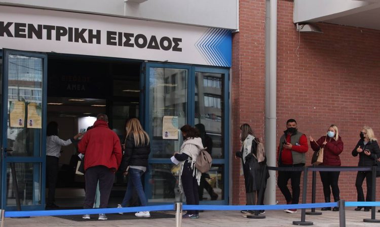 Τρίτη δόση εμβολίου: Τι ισχύει για πιστοποιητικά νόσησης και εμβολιασμού – Τι αλλάζει τη Δευτέρα