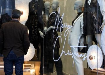 Εορταστικό ωράριο καταστημάτων: Ανοιχτά σήμερα καταστήματα και σούπερ μάρκετ