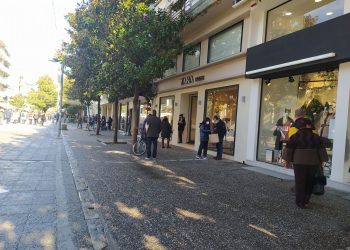 Μικρή η αγοραστική κίνηση στα καταστήματα
