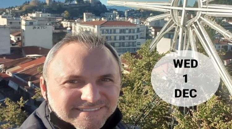 Το άστρο στην κορυφή του ψηλότερου φυσικού χριστουγεννιάτικου δέντρου είναι υπόθεση του Λαφαζάνη
