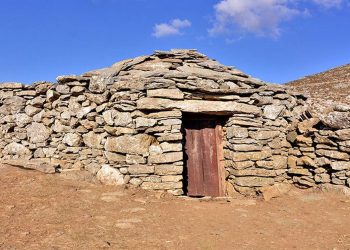 «Μιτάτα»: Τα πέτρινα καταφύγια των βοσκών στα βουνά της Κρήτης