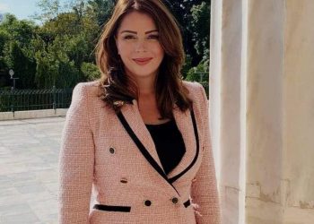 ‘’Έχει τον τρόπο της η Παπακώστα’’, ξεκινούν οι αιτήσεις για προγράμματα μετεκπαίδευσης από  το Υπουργείο Τουρισμού