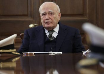 Πέθανε ο Κάρολος Παπούλιας