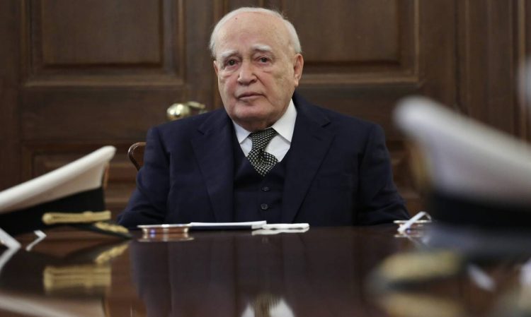 Πέθανε ο Κάρολος Παπούλιας