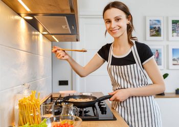 Tips για μαμάδες: Τι να κάνετε για να μην πιτσιλάει το λάδι στο τηγάνισμα