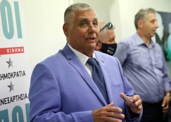 Αγωνία για τον Γιώργο Τράγκα: Δίνει μάχη στην Εντατική του «Σωτηρία» με κορονοϊό