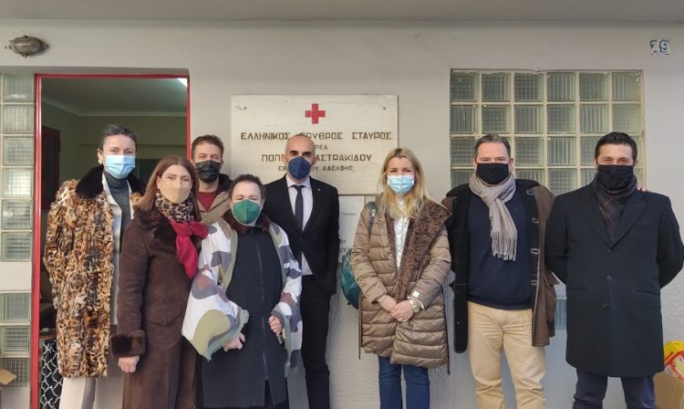 Διανομή τροφίμων σε άπορες οικογένειες και μοναχικά άτομα